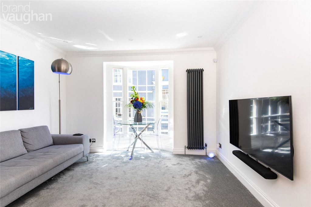 Property photo 2 of 8 Picture 2