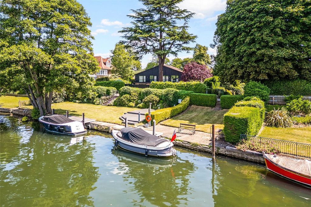 Property photo 3 of 37 River Garden