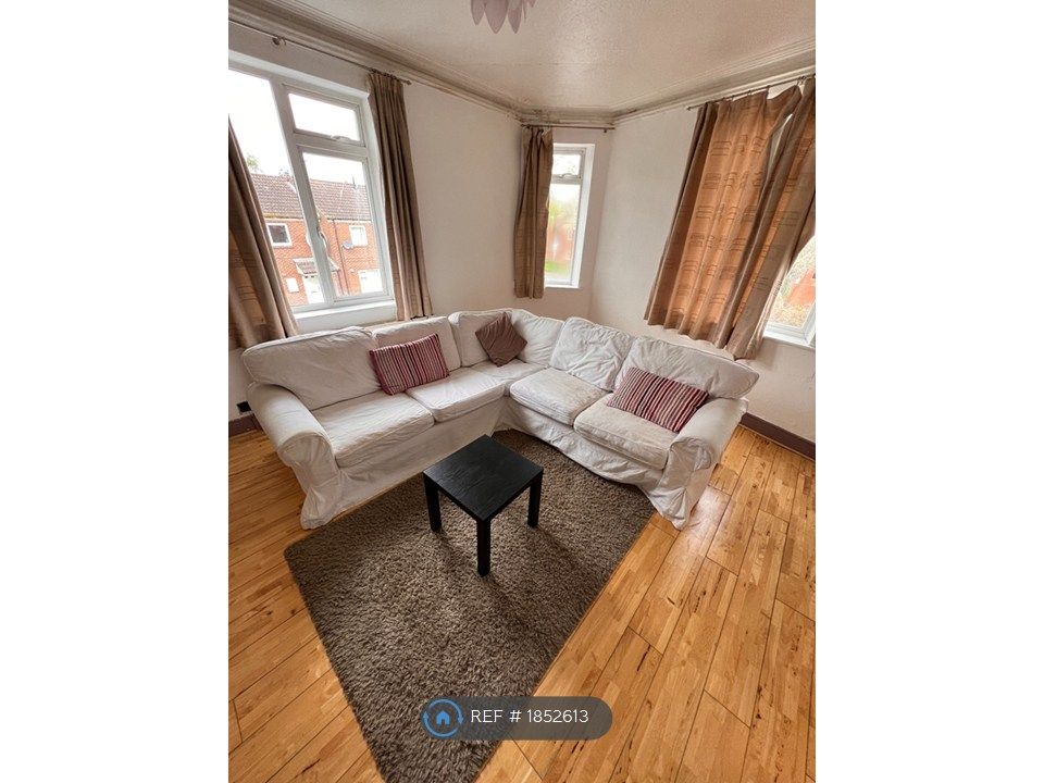 Property photo 1 of 10 Living Room 1