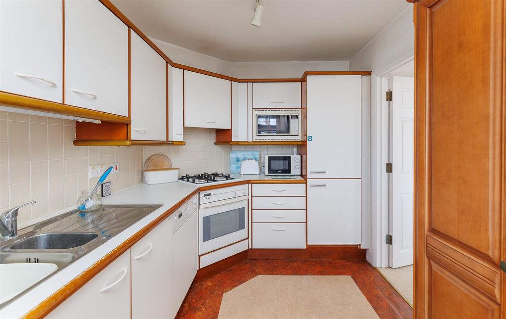 Property photo 3 of 23