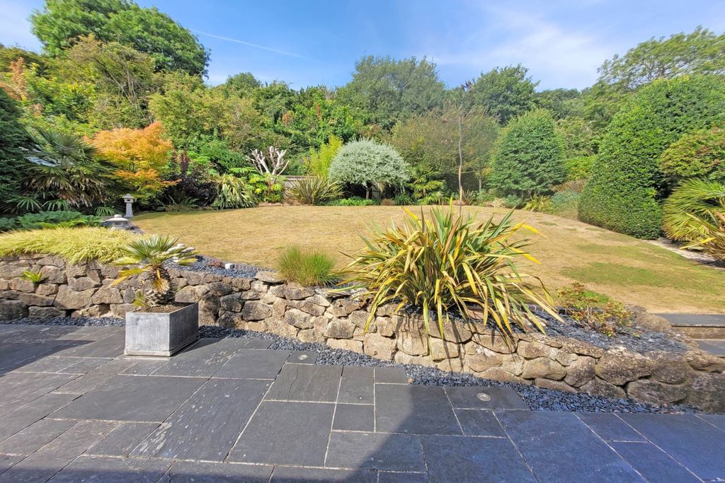 Property photo 3 of 27