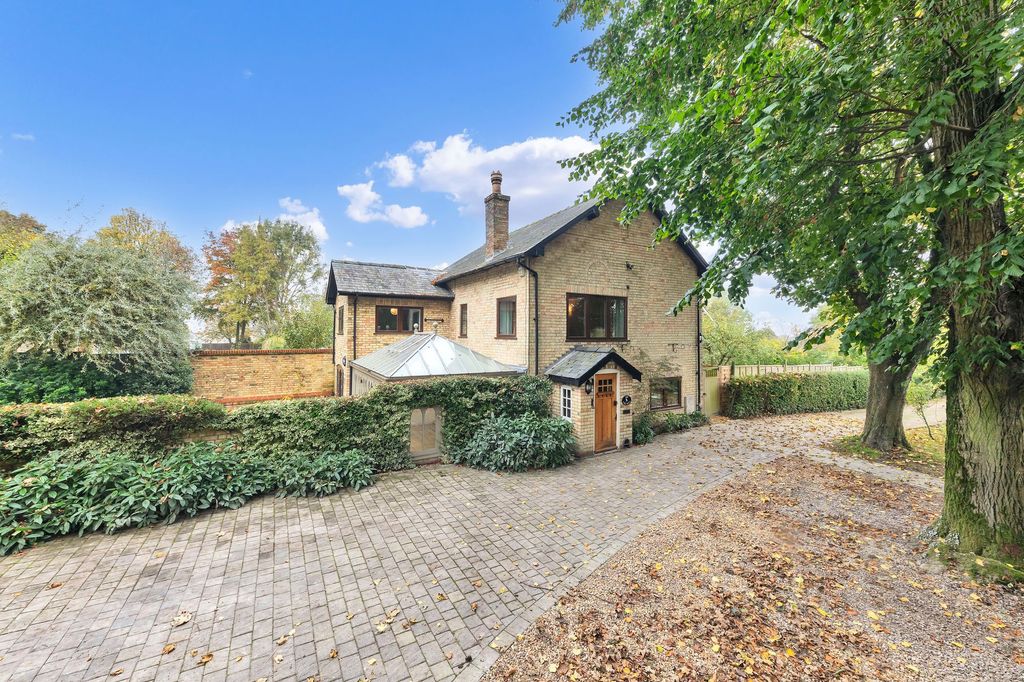 Property photo 1 of 31