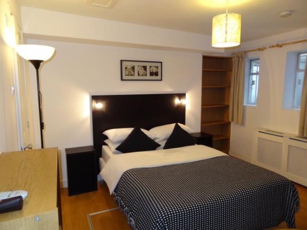 Property photo 1 of 7 Bedroom