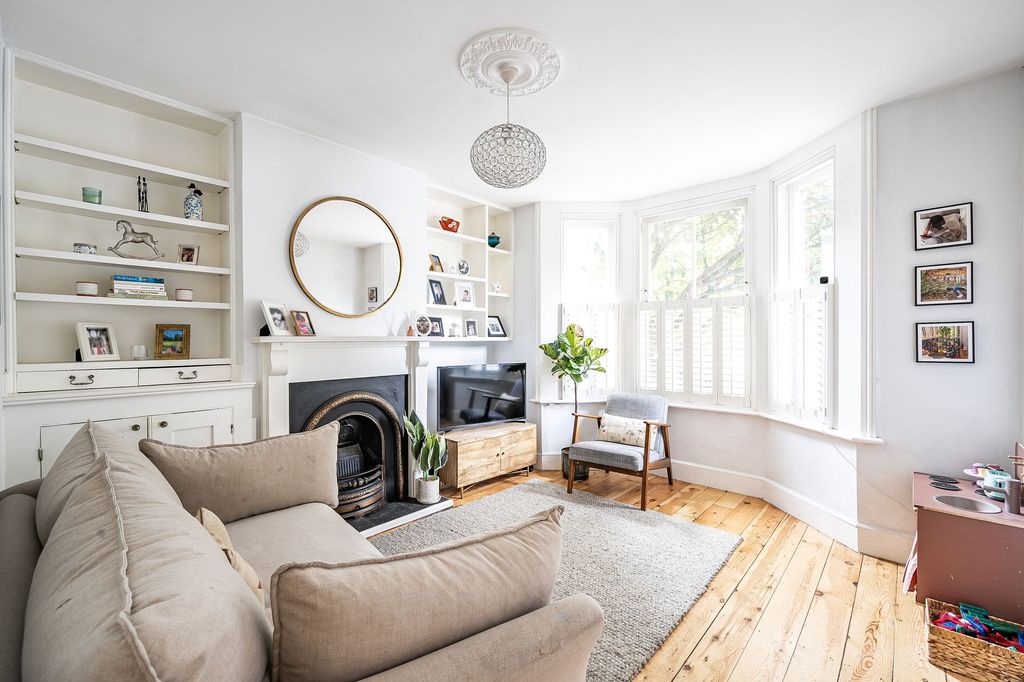 Property photo 3 of 24