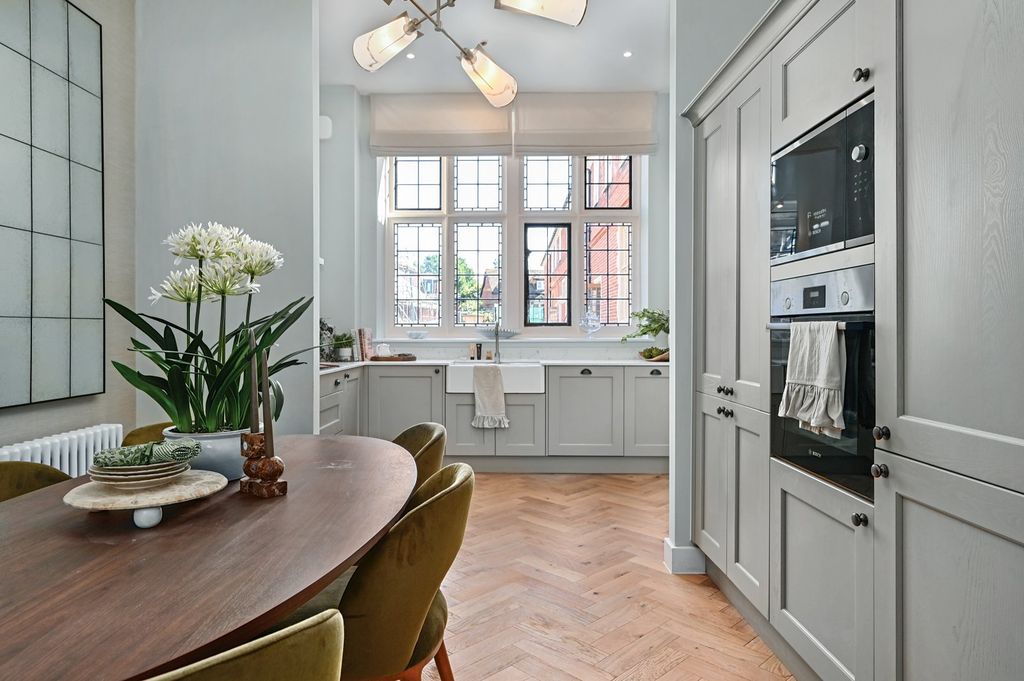 Property photo 3 of 9 Showhome Dining
