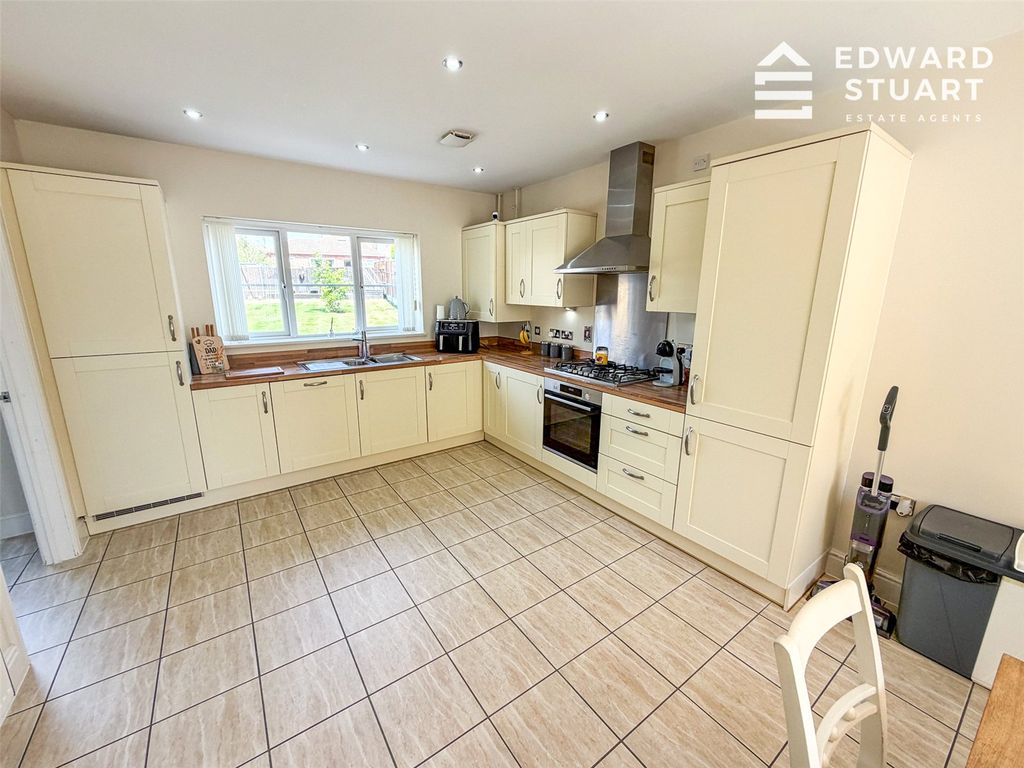 Property photo 2 of 18 Picture No. 05