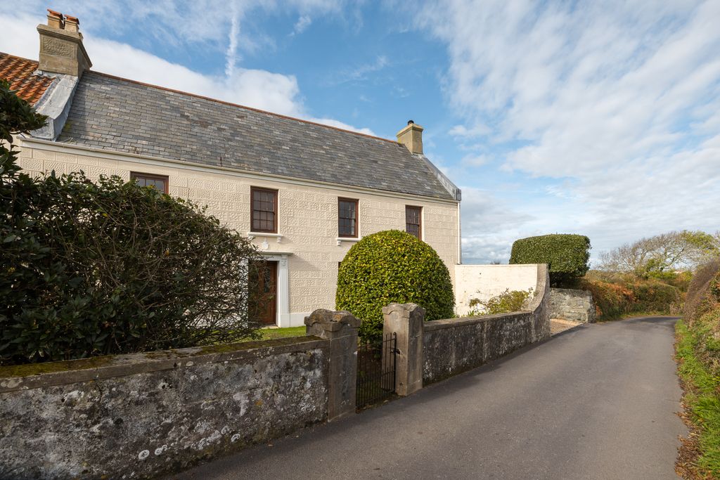 Property photo 3 of 20