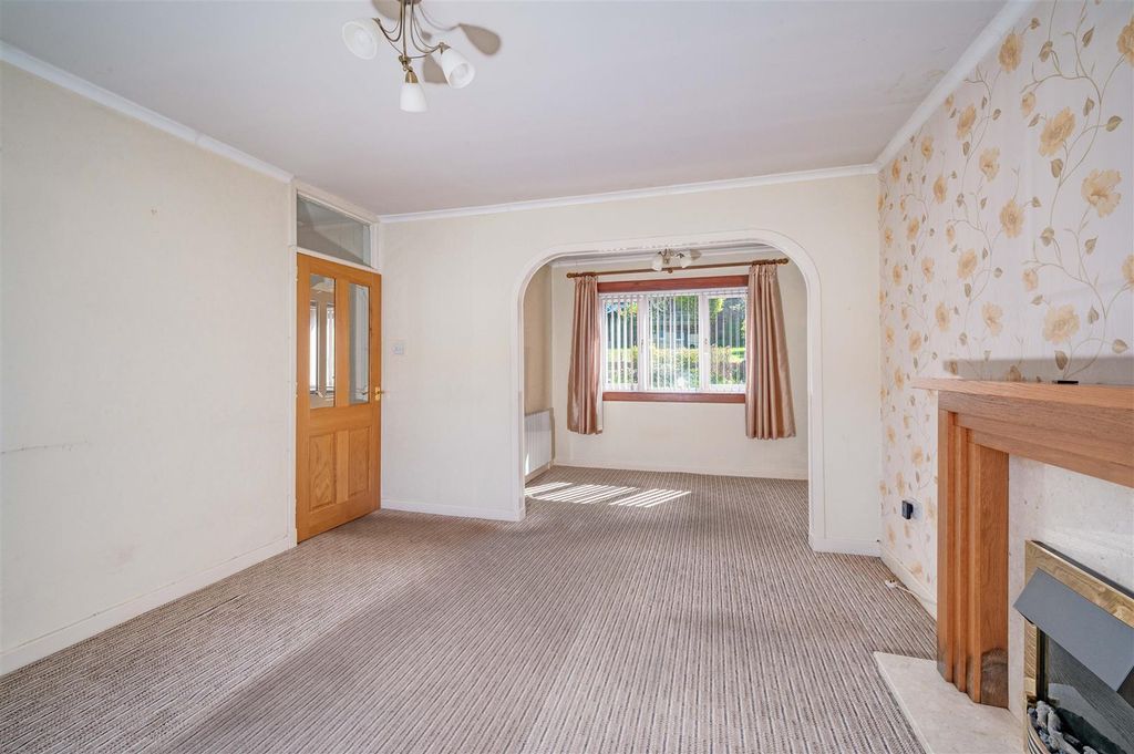 Property photo 3 of 17 18 Forth Crescent Dundee-4.Jpg