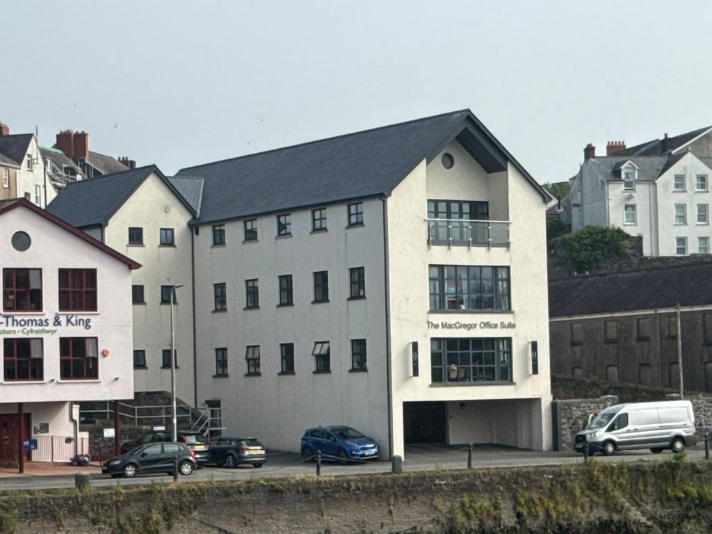 Property photo 1 of 8