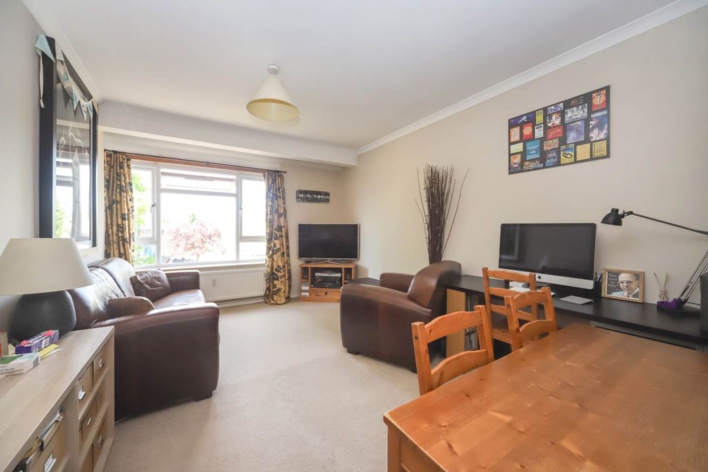 Property photo 2 of 12