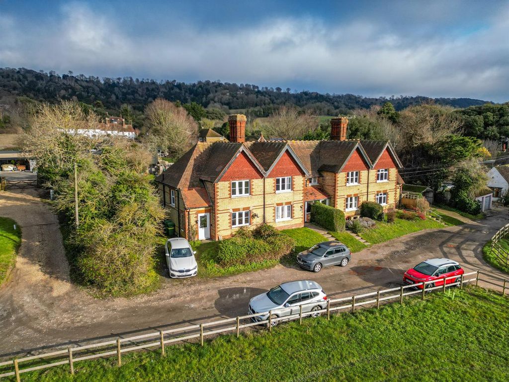 Property photo 1 of 23 Barn Meadow Cottages, Boxley4.Jpg