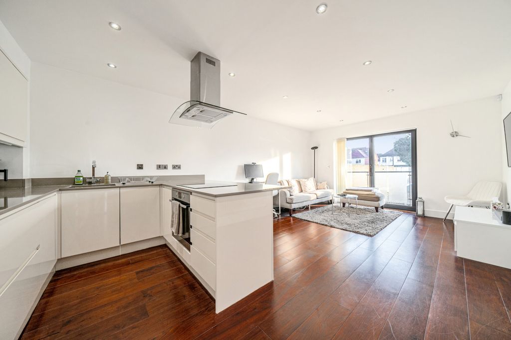 Property photo 2 of 10 Kitchen