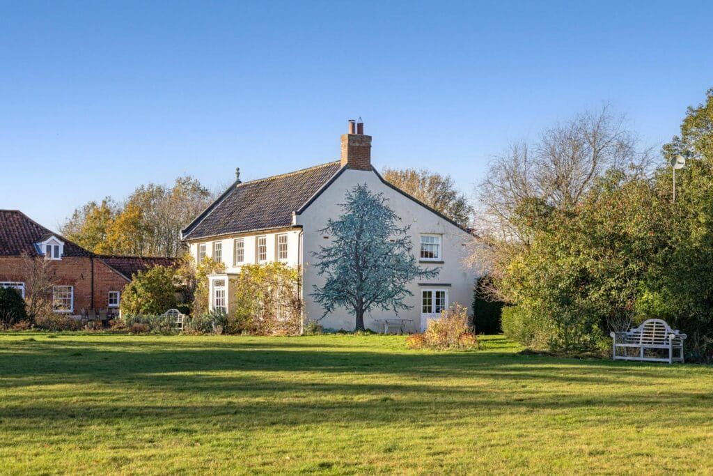 Property photo 2 of 85