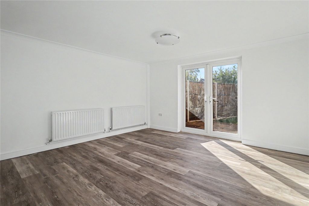 Property photo 3 of 13 Picture No. 01