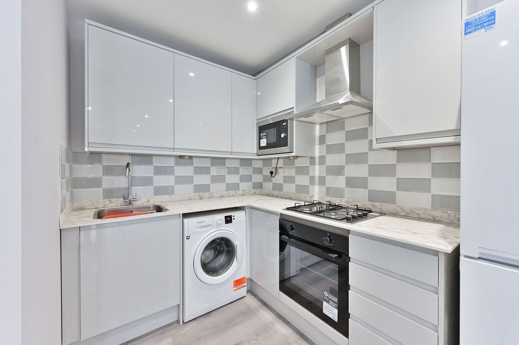 Property photo 1 of 4