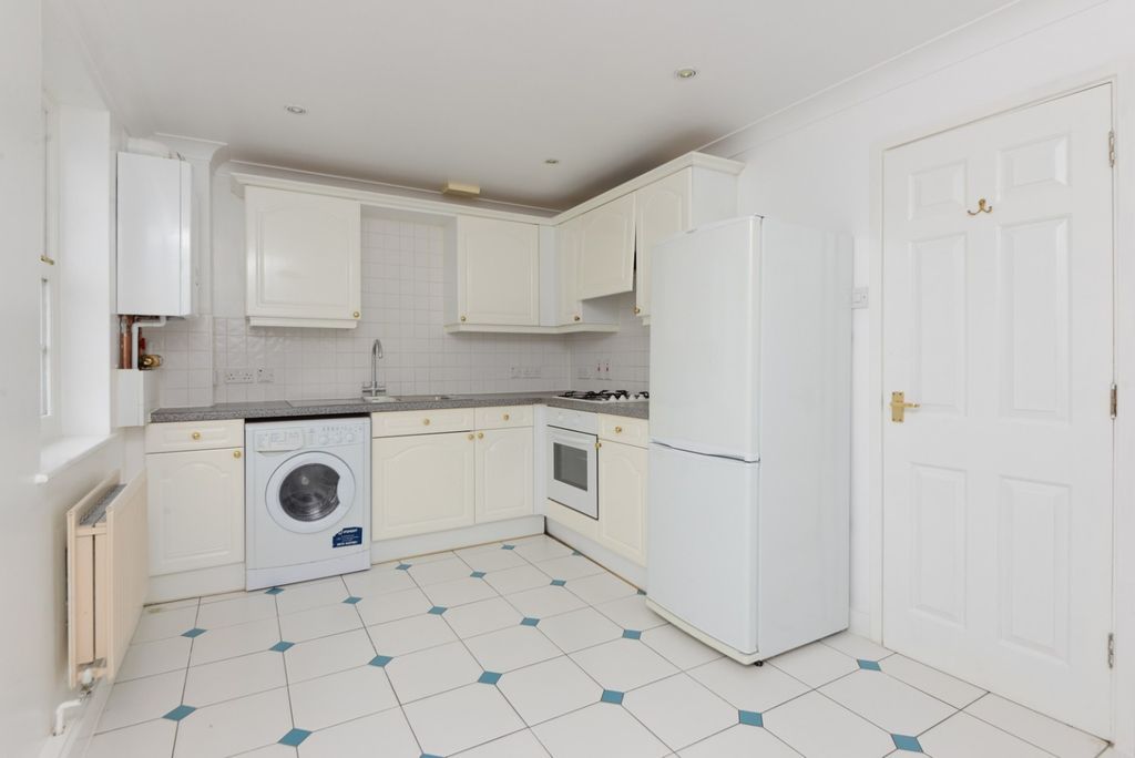Property photo 2 of 10 4228635