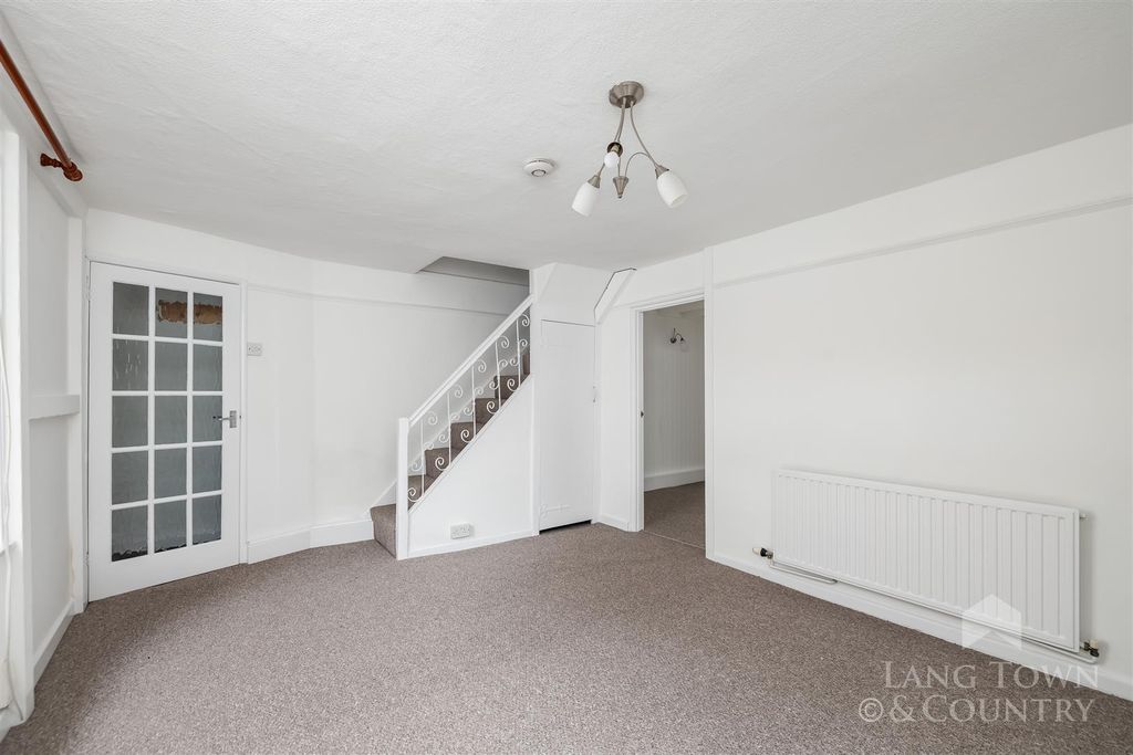 Property photo 3 of 10 0021.Jpg