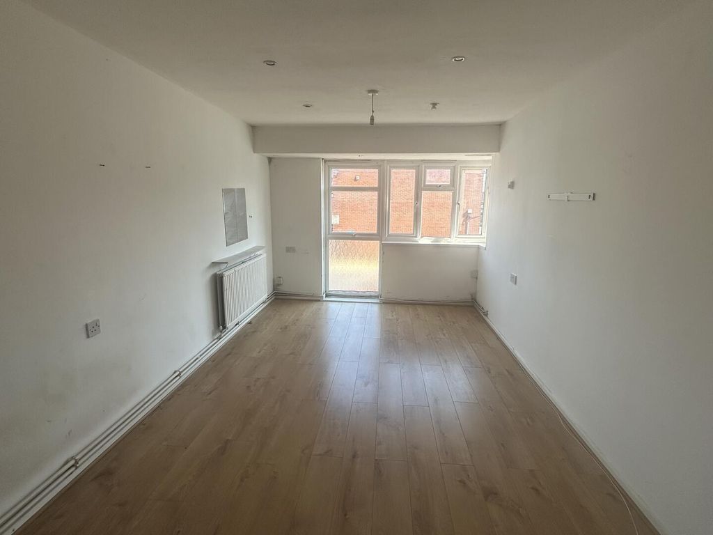 Property photo 2 of 7 Living Room