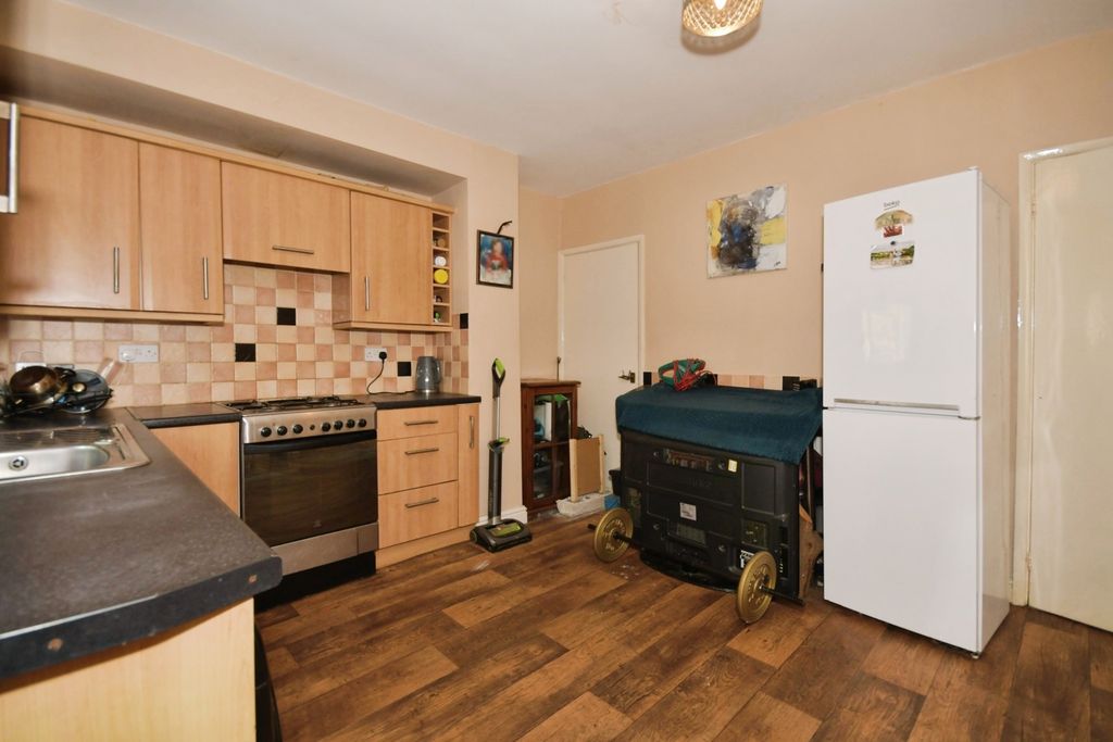 Property photo 2 of 11 Pbox-Img.Jpg