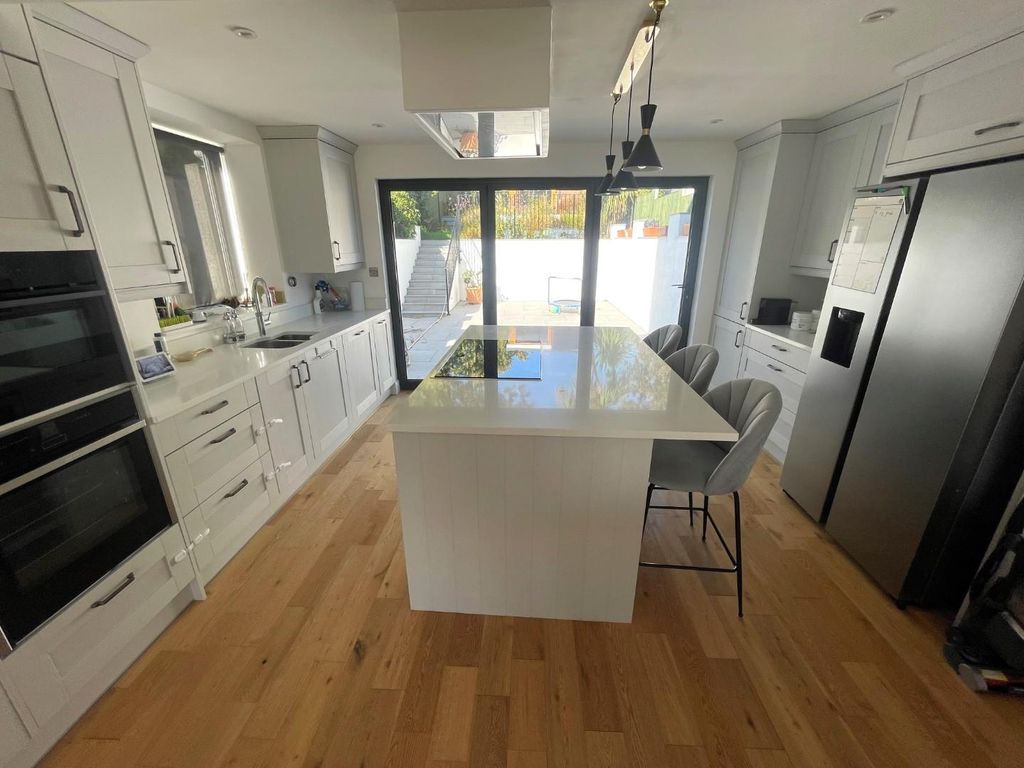Property photo 2 of 20 Kitchen.Jpg
