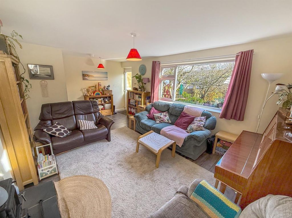 Property photo 3 of 19