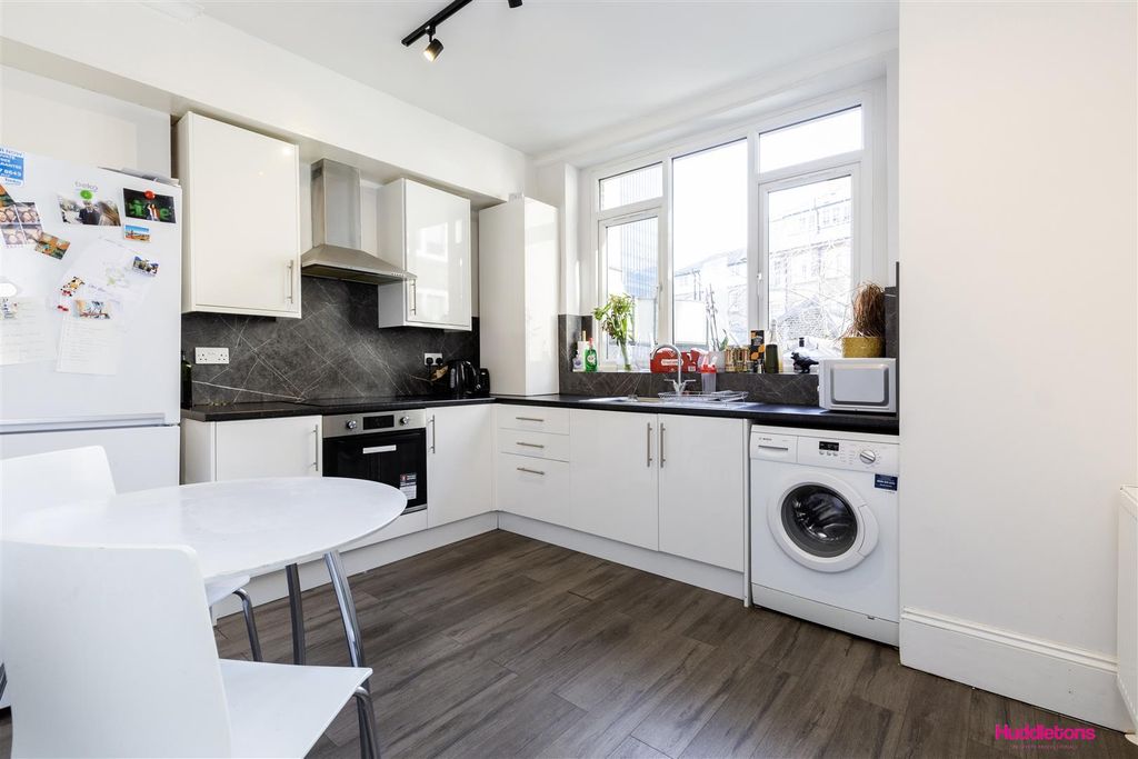 Property photo 2 of 14 37A Chalton Street -1.Jpg