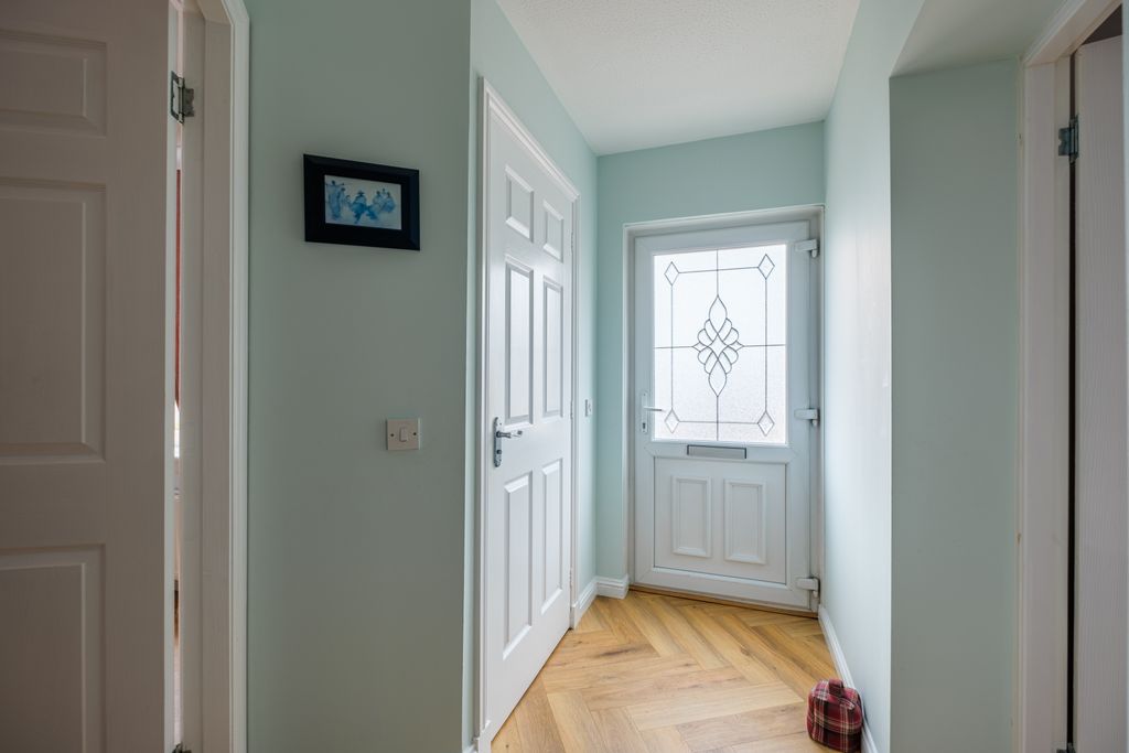 Property photo 2 of 35