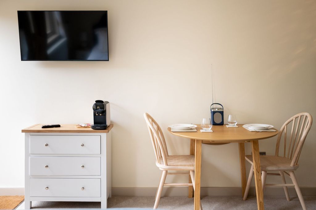 Property photo 3 of 11 Dining Area