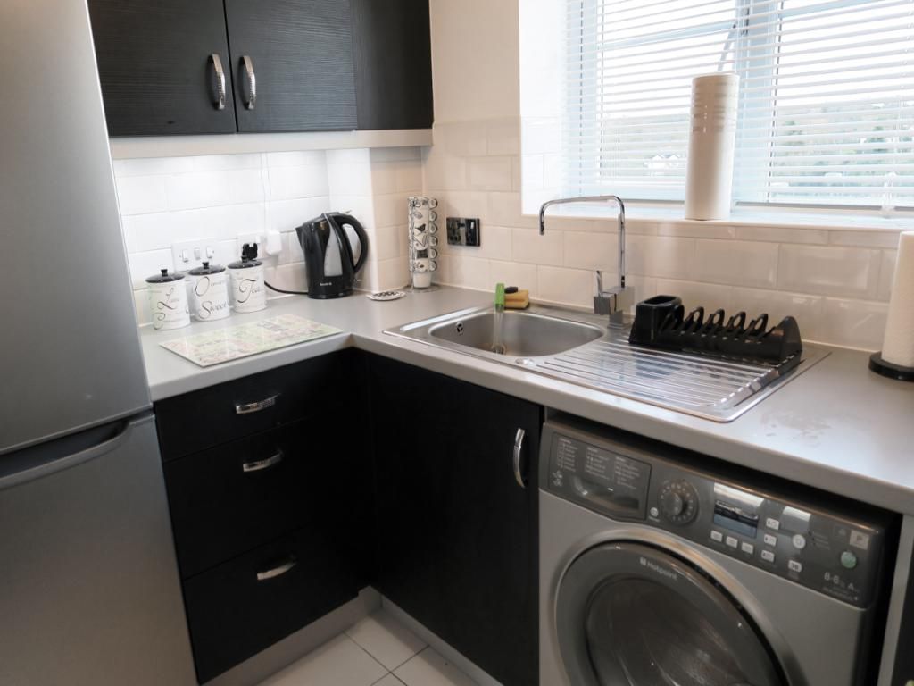Property photo 2 of 11 Kitchen
