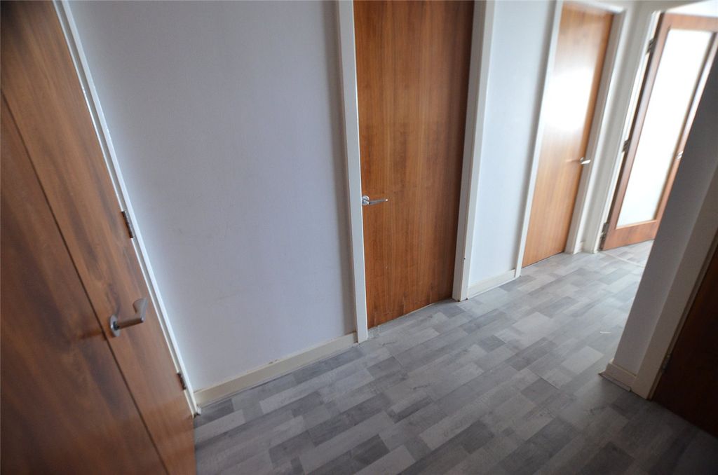 Property photo 2 of 6 Picture No. 10