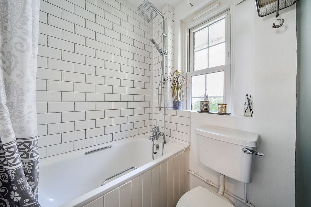 Property photo 3 of 21