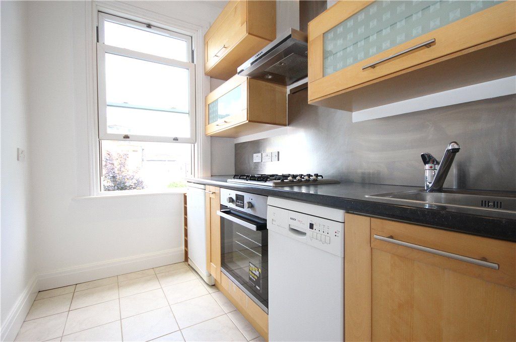 Property photo 3 of 8 Kitchen