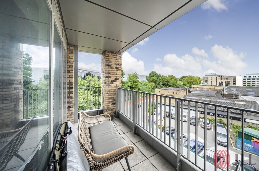 Property photo 2 of 26 8749E4A3-09d8-49B...