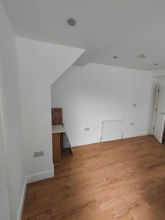 Property photo 3 of 15 Lounge