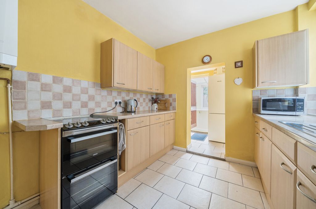 Property photo 3 of 19 1415931-19-6995Df...