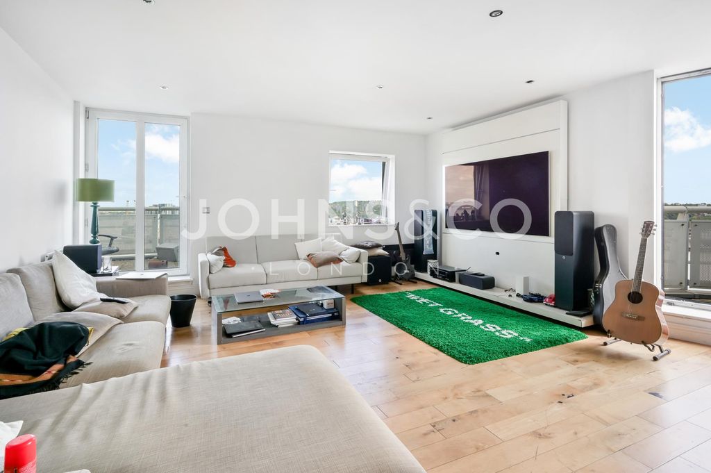 Property photo 3 of 17