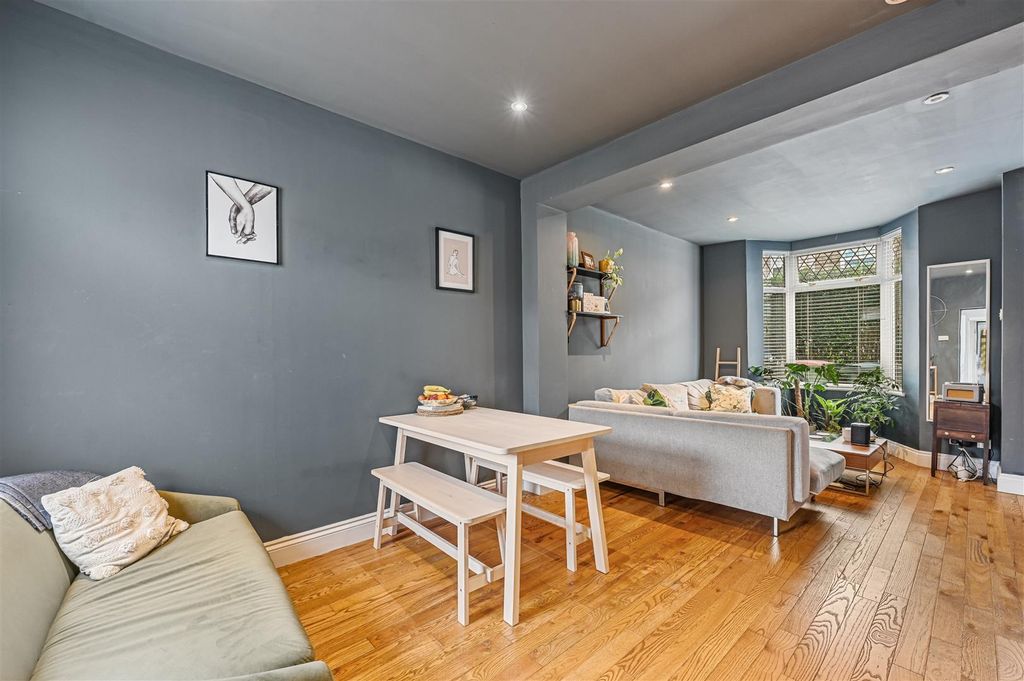 Property photo 1 of 15 Living/Dining Room