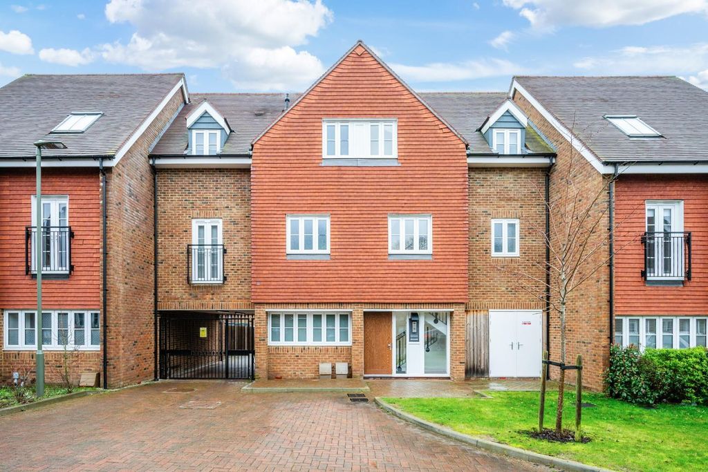 Property photo 1 of 14 Aylsham Road