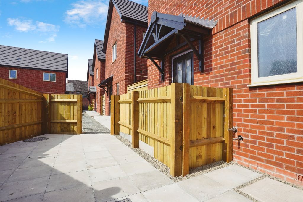 Property photo 2 of 14