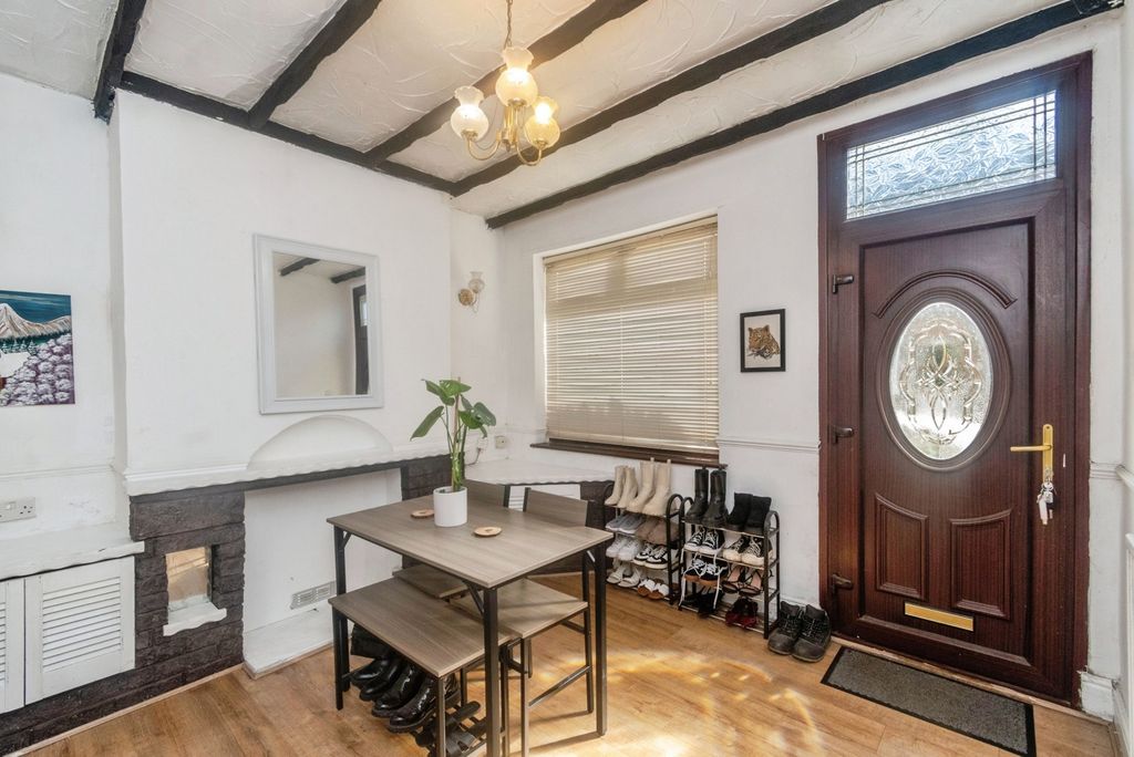 Property photo 2 of 18 Pbox-Img.Jpg