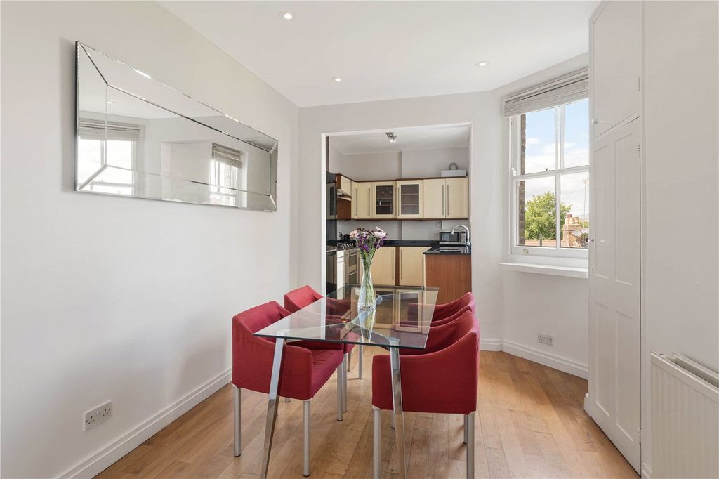 Property photo 2 of 8 Picture No. 11