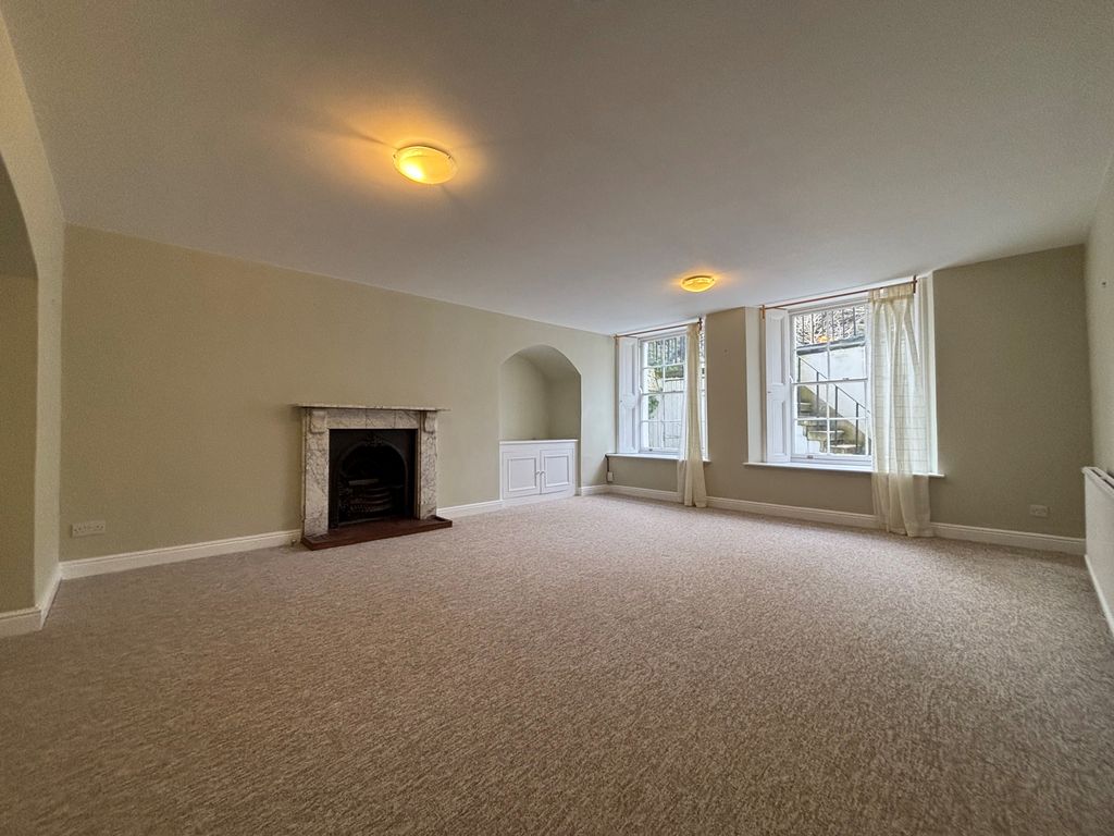 Property photo 2 of 10 Living Room