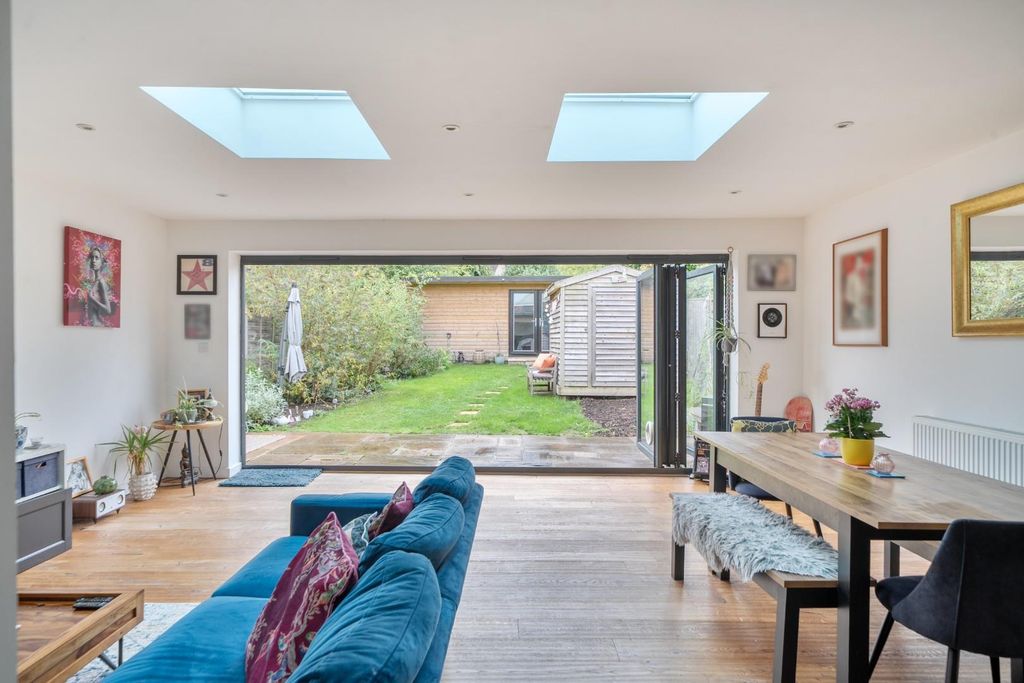 Property photo 3 of 20 Open Plan Inside Outside Living
