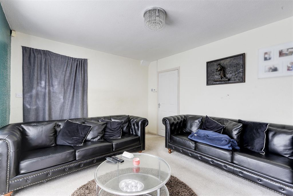 Property photo 3 of 14 4065.Jpg
