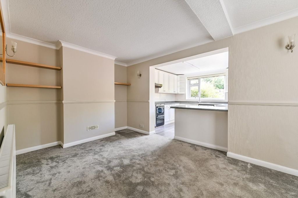 Property photo 3 of 15 Dining Room