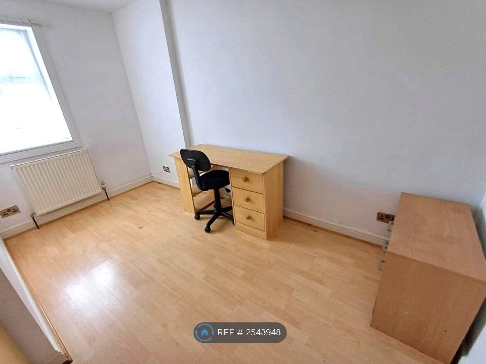 Property photo 3 of 5