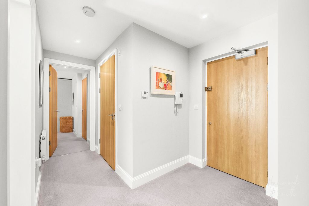 Additional image 5 of 2 bed flat for saleThornwood Road, Epping CM16