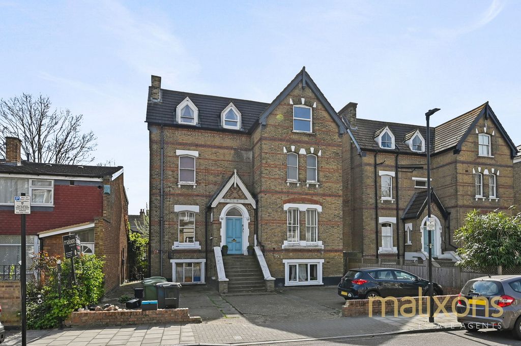 Property photo 2 of 12