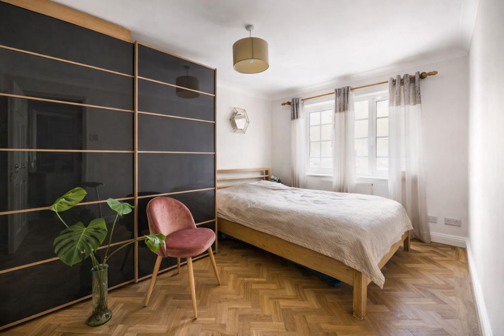 Property photo 3 of 4 78, 22 Park Crescent 3 25.02 .Png