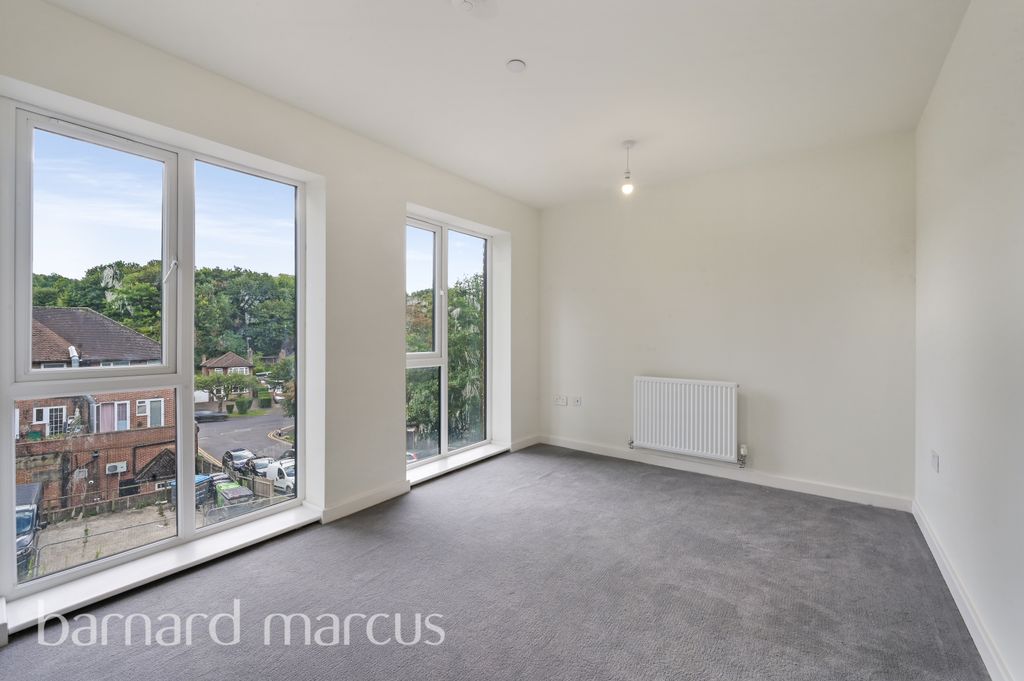 Property photo 3 of 9 Bedroom 2